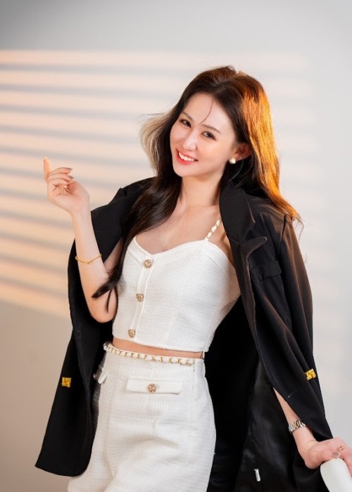 {"ARInfo":{"IsUseAR":false},"Version":"1.0.0","MakeupInfo":{"IsUseMakeup":false},"FaceliftInfo":{"IsChangeEyeLift":false,"IsChangeFacelift":false,"IsChangePostureLift":false,"IsChangeNose":false,"IsChangeFaceChin":false,"IsChangeMouth":false,"IsChangeThinFace":false},"BeautyInfo":{"SwitchMedicatedAcne":false,"IsAIBeauty":false,"IsBrightEyes":false,"IsSharpen":false,"IsOldBeauty":false,"IsReduceBlackEyes":false},"HandlerInfo":{"AppName":2},"FilterInfo":{"IsUseFilter":false}}