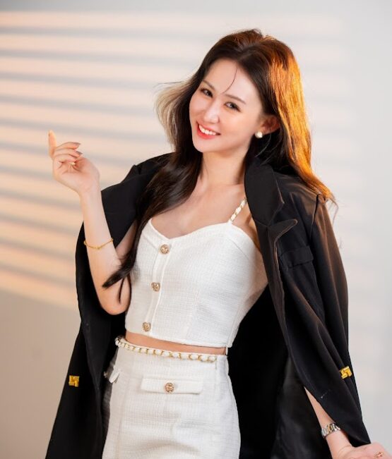 {"ARInfo":{"IsUseAR":false},"Version":"1.0.0","MakeupInfo":{"IsUseMakeup":false},"FaceliftInfo":{"IsChangeEyeLift":false,"IsChangeFacelift":false,"IsChangePostureLift":false,"IsChangeNose":false,"IsChangeFaceChin":false,"IsChangeMouth":false,"IsChangeThinFace":false},"BeautyInfo":{"SwitchMedicatedAcne":false,"IsAIBeauty":false,"IsBrightEyes":false,"IsSharpen":false,"IsOldBeauty":false,"IsReduceBlackEyes":false},"HandlerInfo":{"AppName":2},"FilterInfo":{"IsUseFilter":false}}